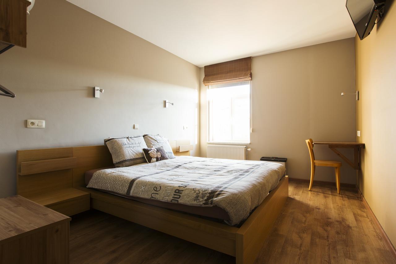 Hoevehotel Ронс Екстериор снимка